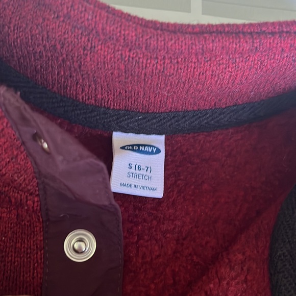 WUC  size 6-7 old navy pull over jacket maroon - Picture 2 of 3